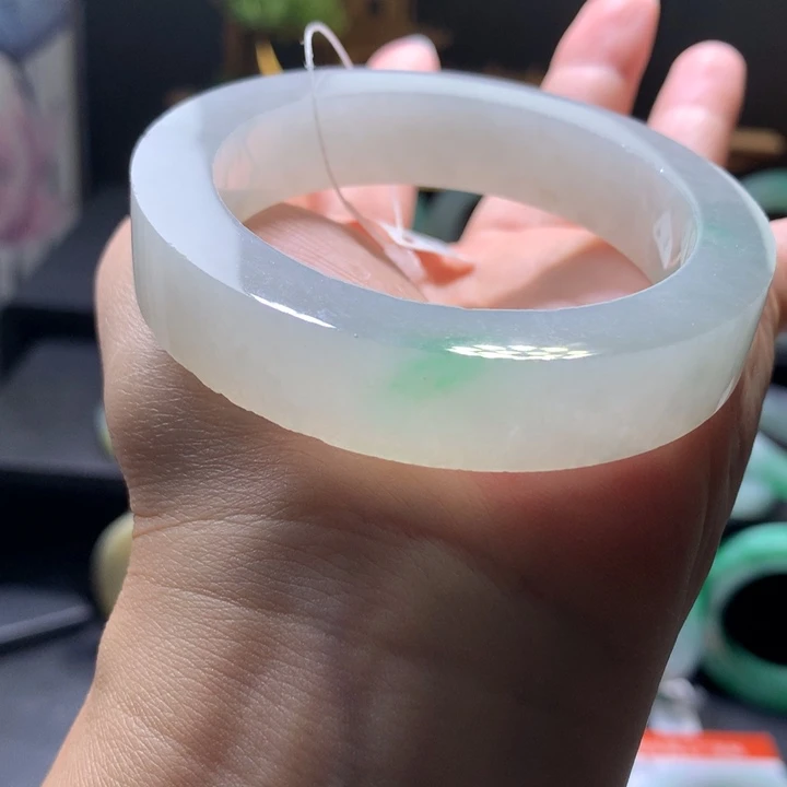 定制翡翠未镶嵌翡翠手镯