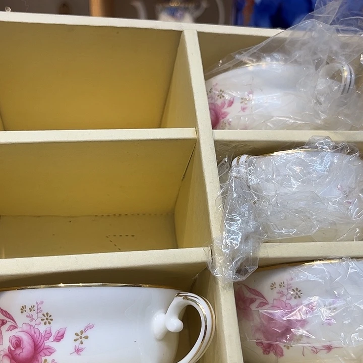 花***季瓷片咖啡杯里的咖啡是我的最爱了