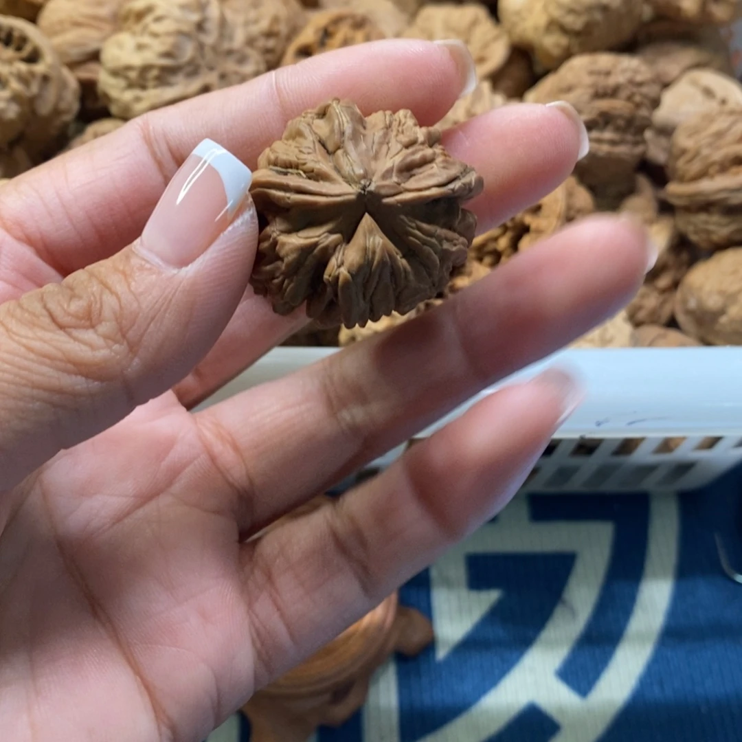 东***出吊坠文玩核桃小异型