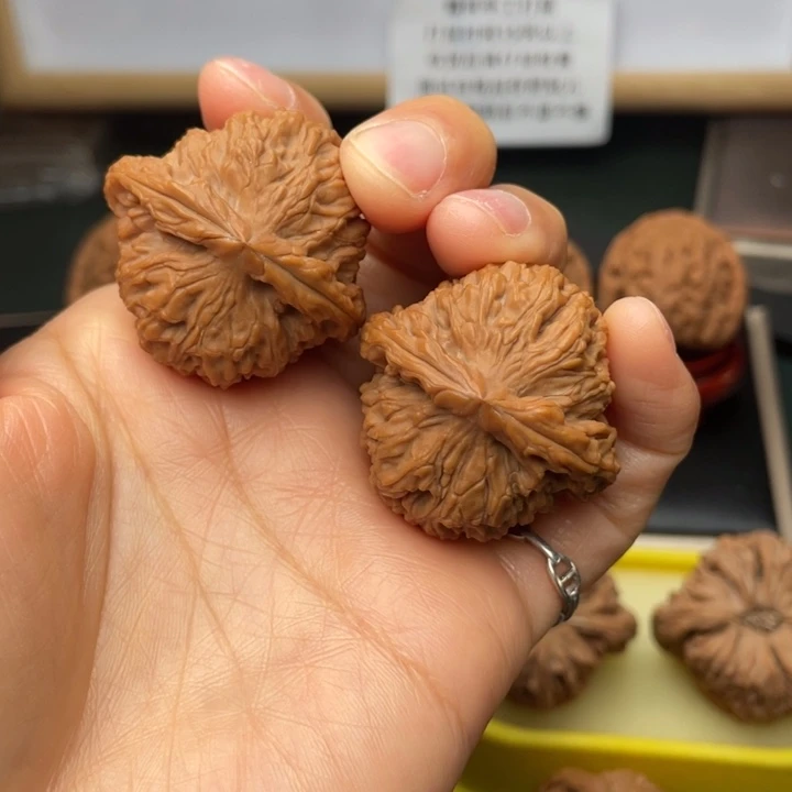 文玩核桃吊坠373735尺大肚端肩