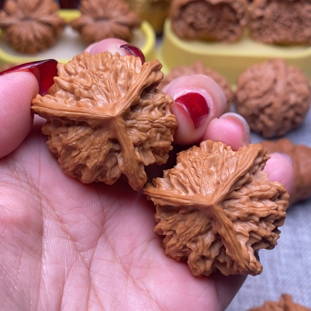 文玩核桃把件绯**属毕业红皮三棱39尺