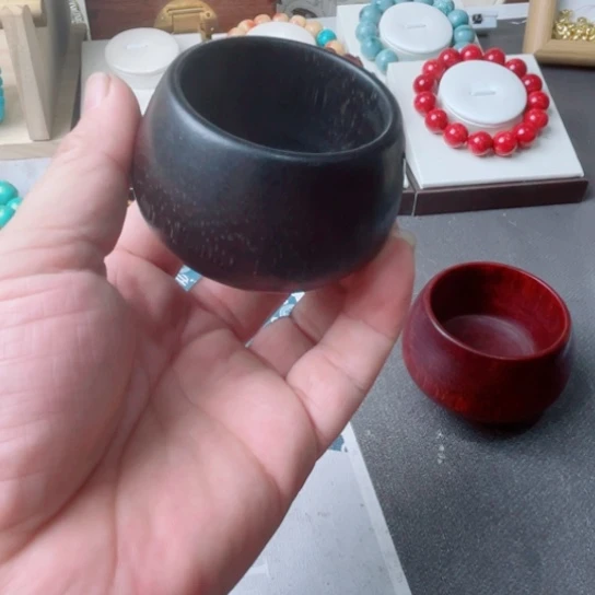 西西杯子一个黑色