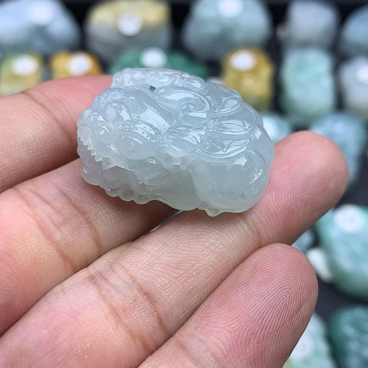 翡翠未镶嵌颈饰天然缅甸翡翠招财貔貅吊坠