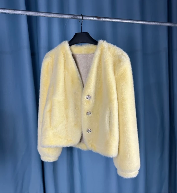 【皮毛一体】法式v领春秋款貂绒短款外套白色上衣短外套开衫女士