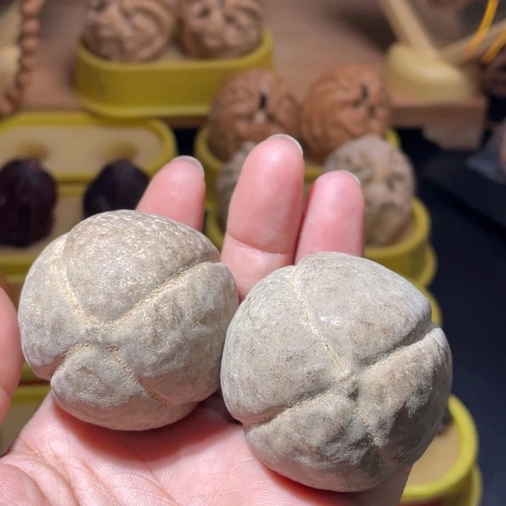 文玩核桃吊坠四瓣金刚菩提99