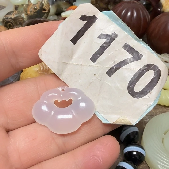 一***往玛瑙/玉髓未镶嵌颈饰