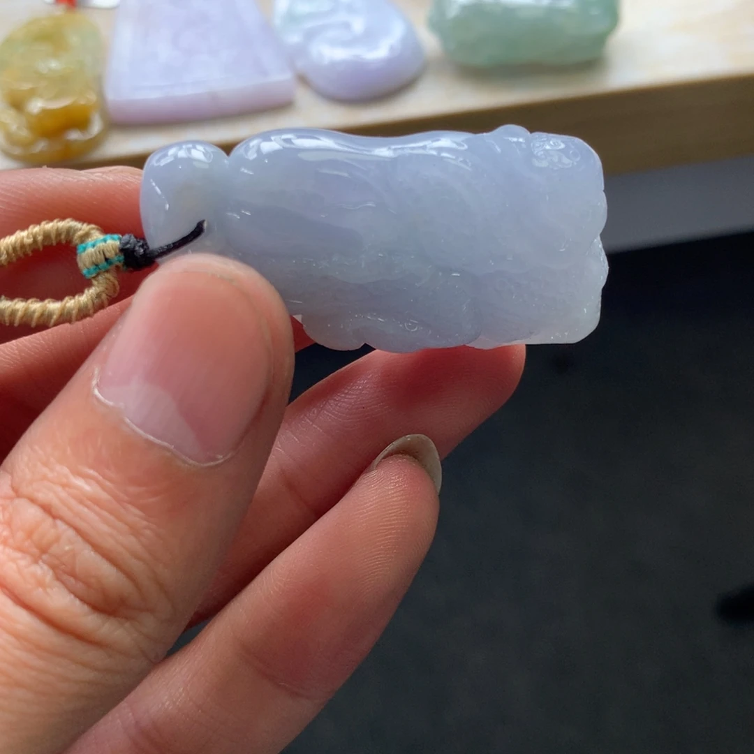 翡翠未镶嵌颈饰吊坠