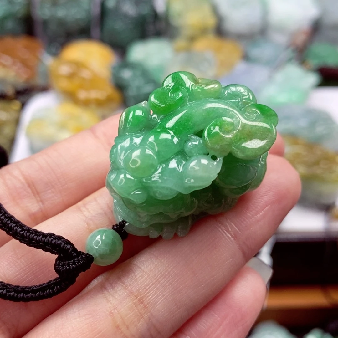 翡翠颈饰未镶嵌翡翠