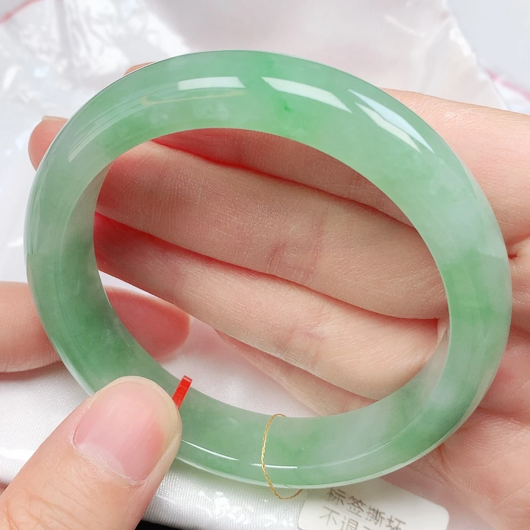 翡翠手镯未镶嵌抖音898