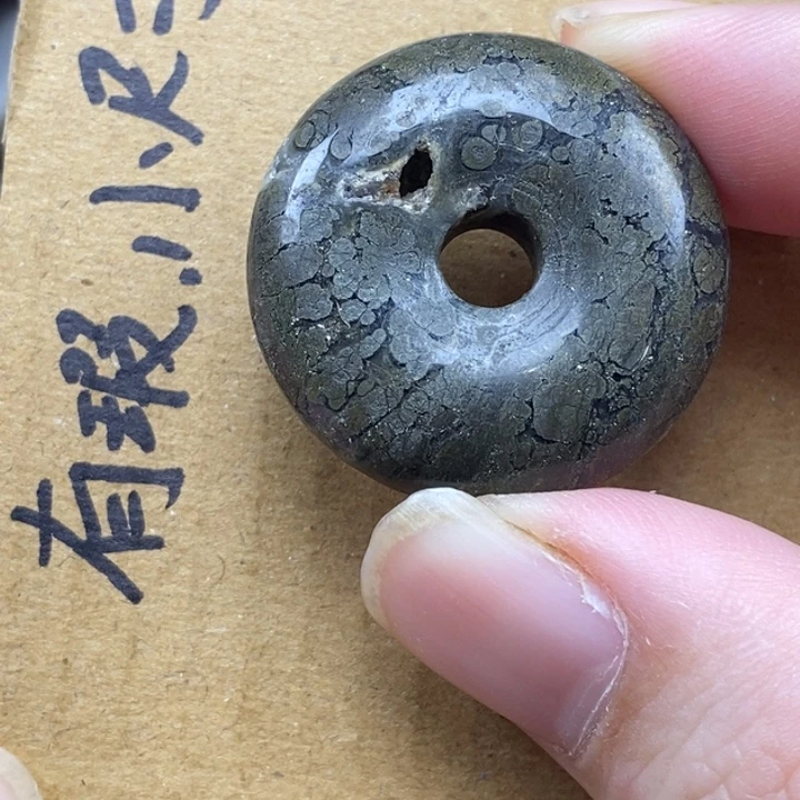 硅化珊瑚（珊瑚玉）未镶嵌颈饰