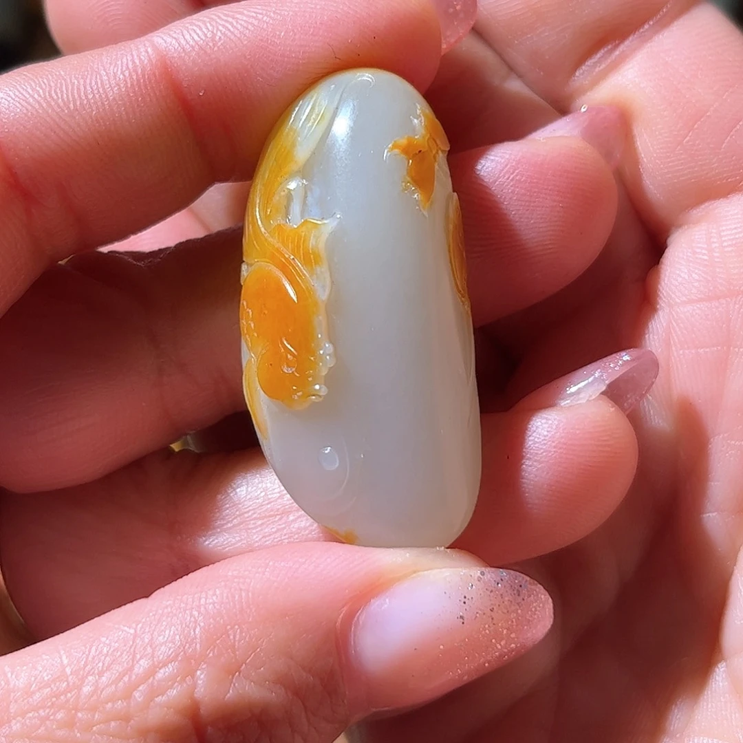 和田玉颈饰未镶嵌烟**意