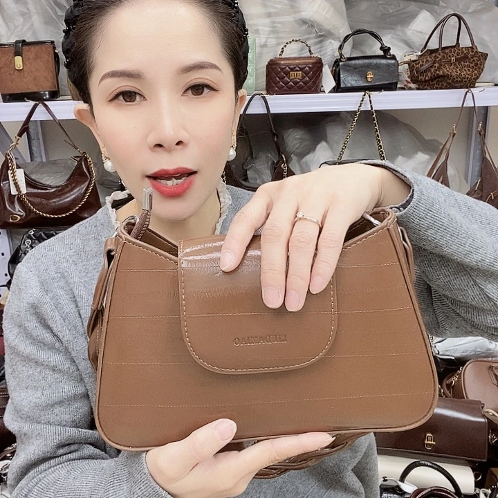 蚕丝小牛剖层皮革PU