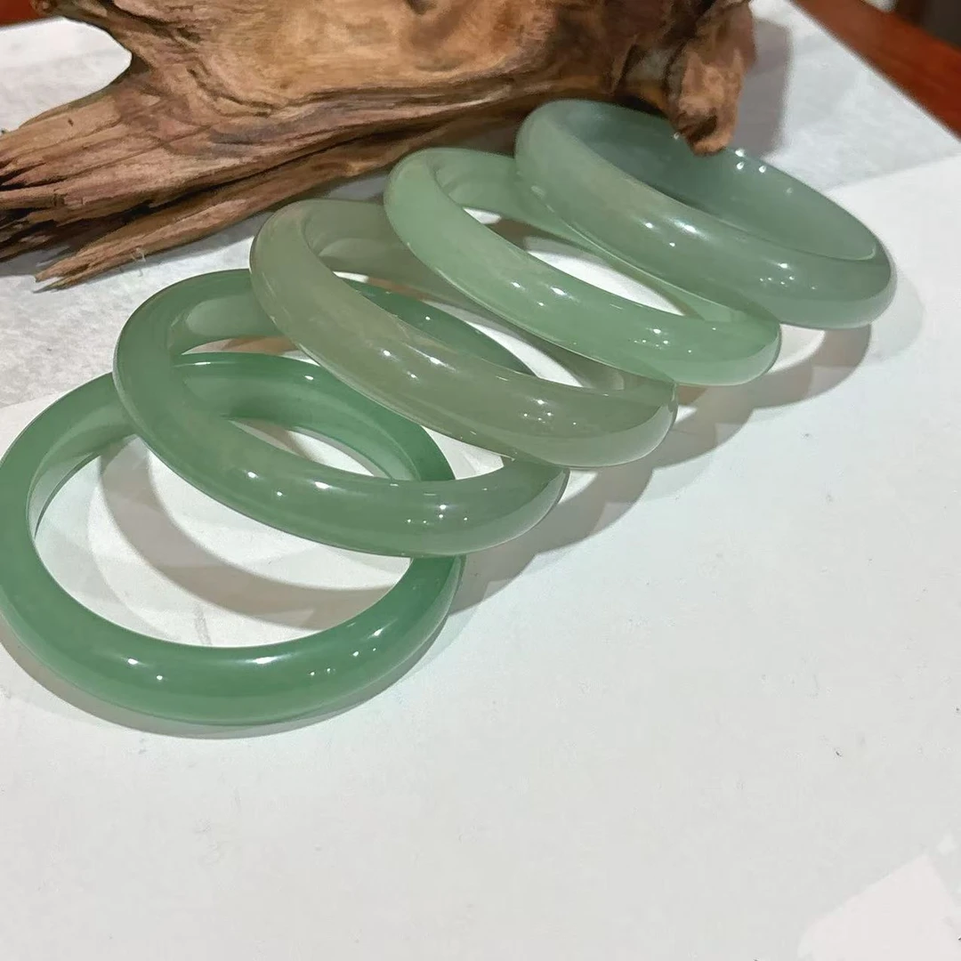 《铁头老猪》TDZ-001天然东陵玉手镯多样性发货发其一