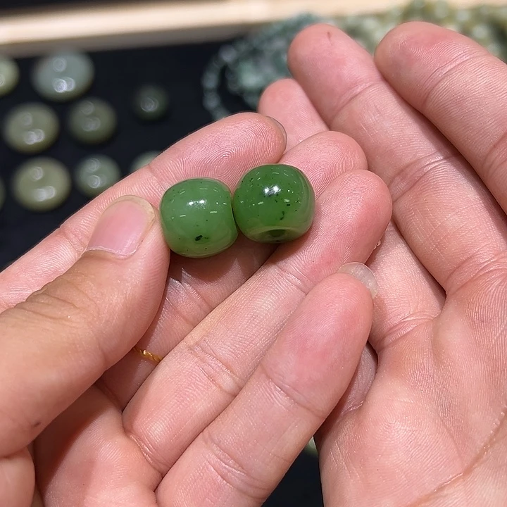 顺***顺颈饰未镶嵌和田玉多样性发货拍一发一