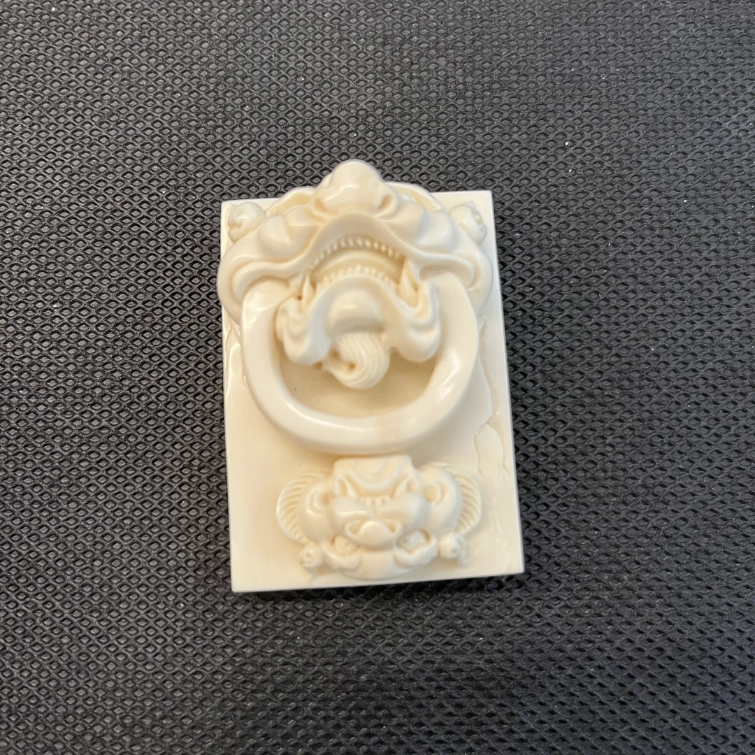 D00049    牌子猛犸牙工艺品