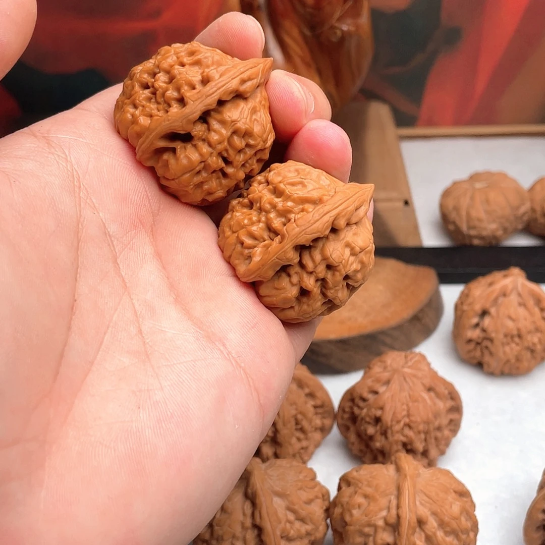 H***H吊坠文玩核桃金字塔