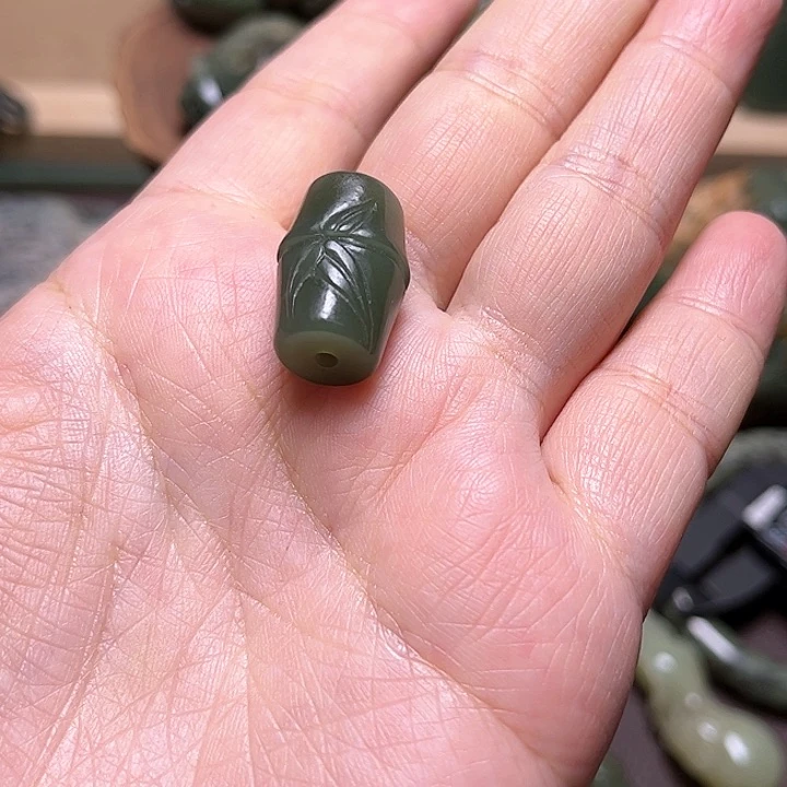岫岩河磨玉（透闪石质玉）手绳未镶嵌冰**莉