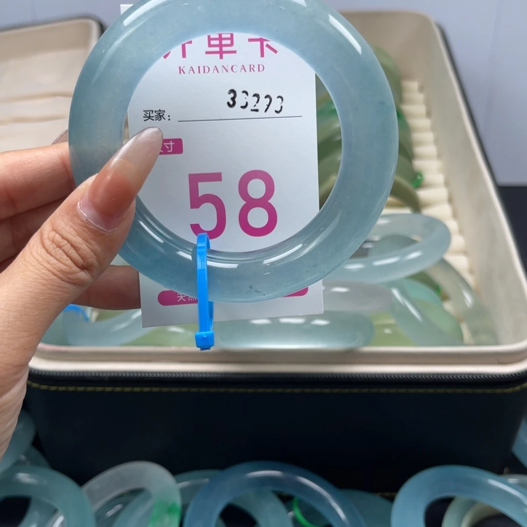 石英岩玉手镯未镶嵌