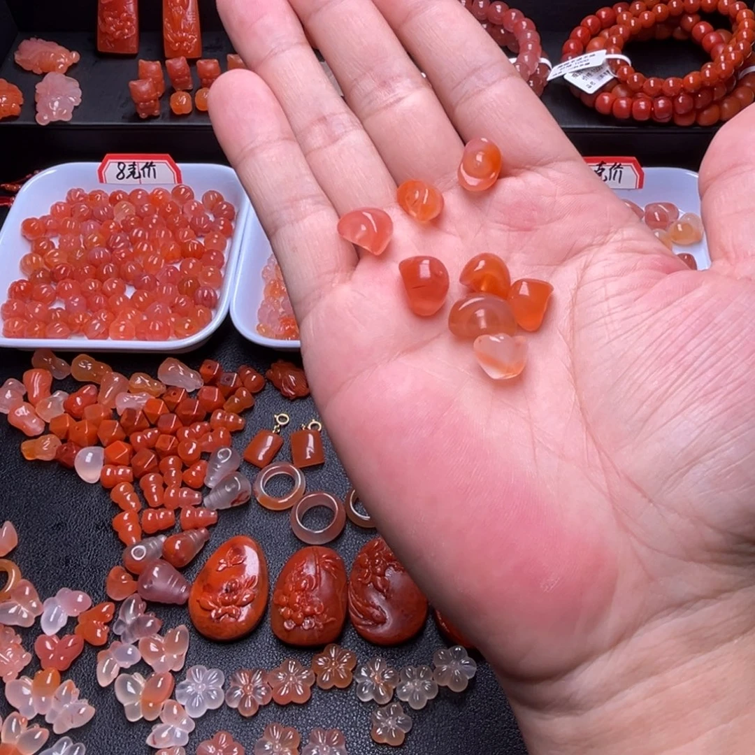 宇****南红玛瑙未镶嵌珠宝半成品