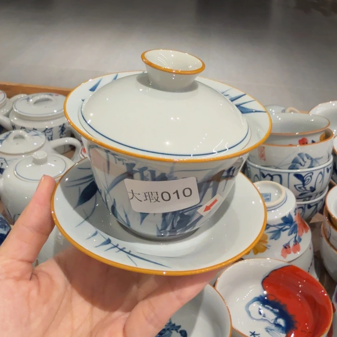 釉下手绘茶具微瑕