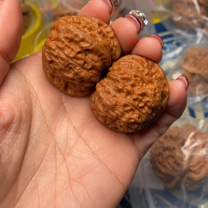 吊坠桃核血麒麟38核桃