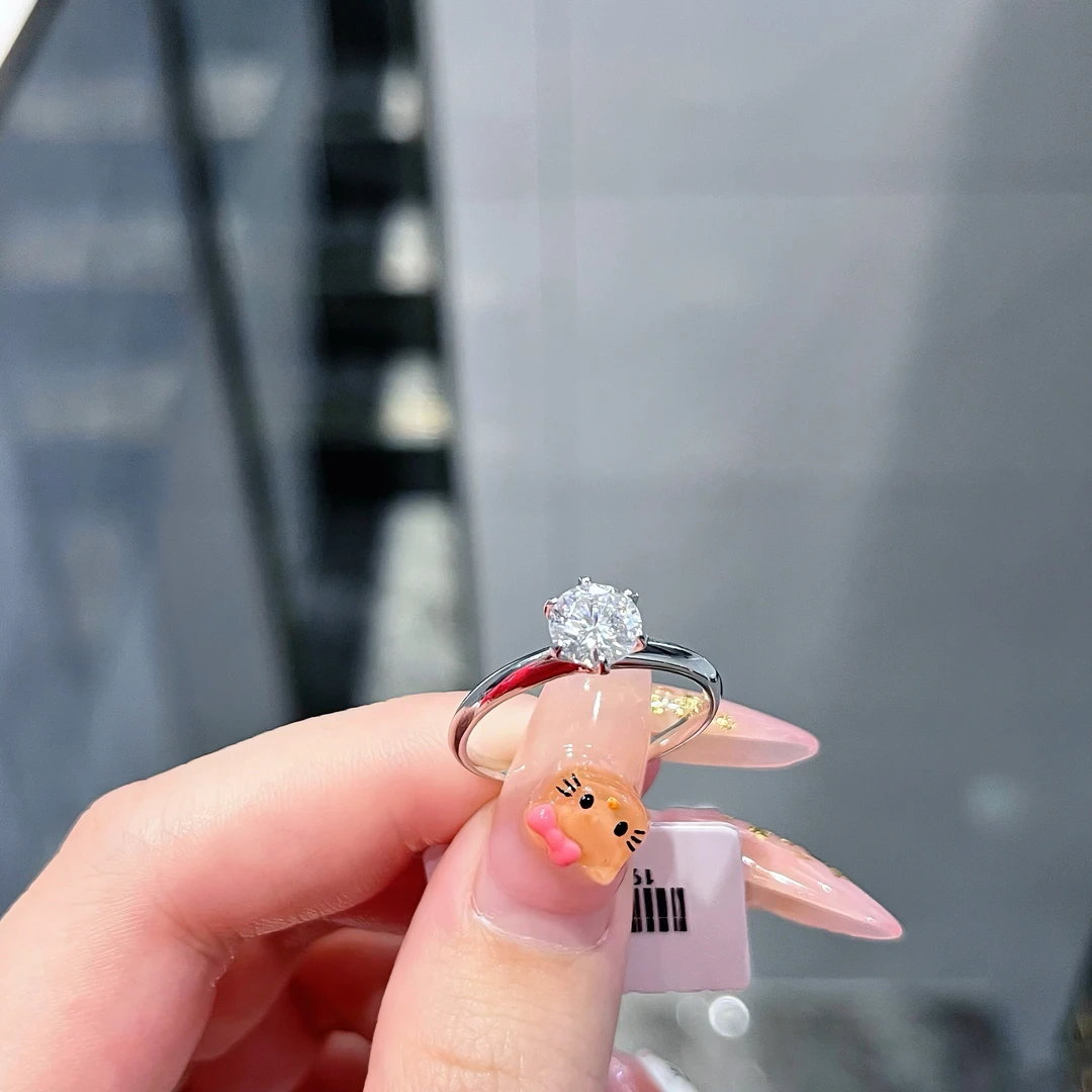 PT950 铂光面六爪戒指（一克拉）