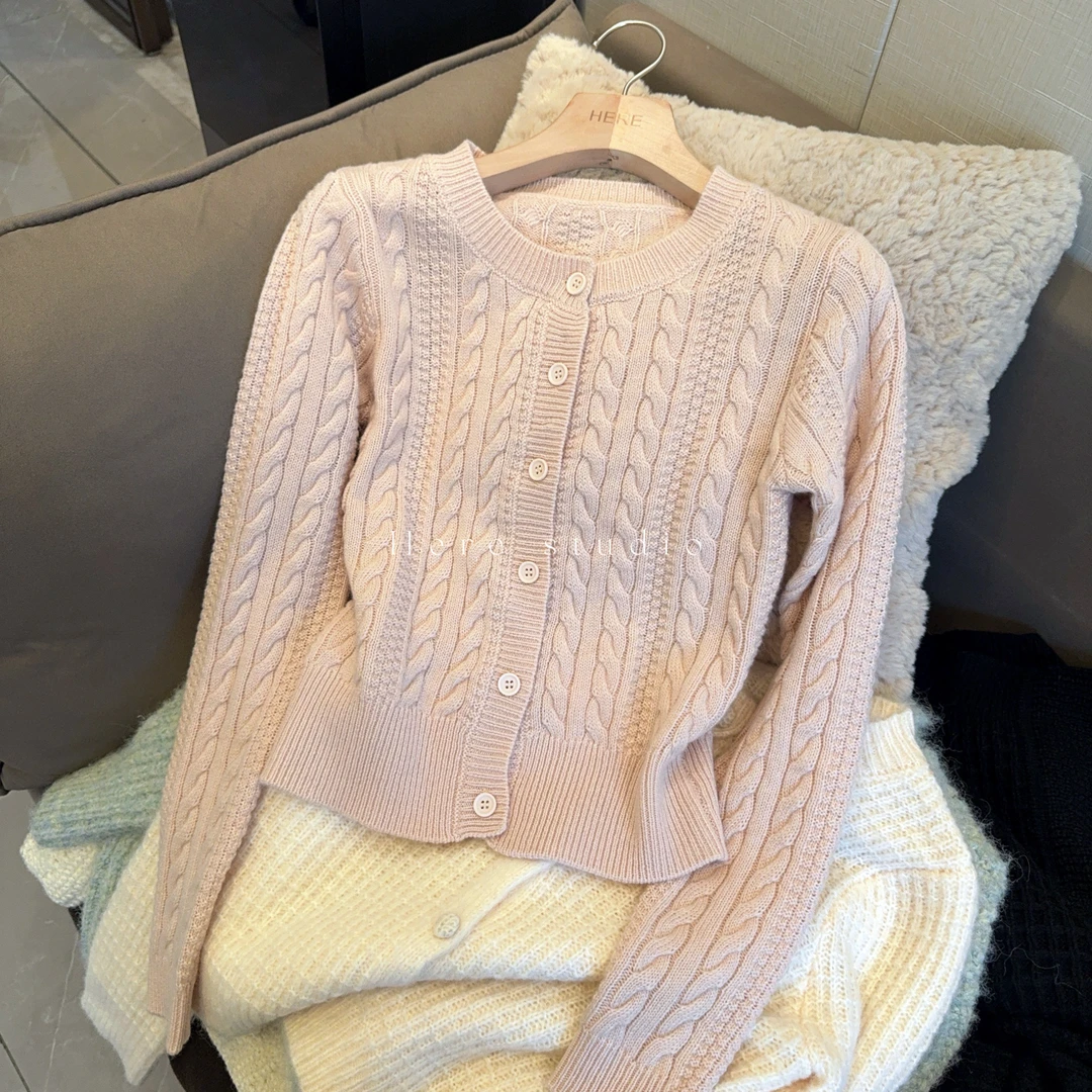 Here【布拉安妮】法式气质羊毛针织针织显瘦开衫毛衣