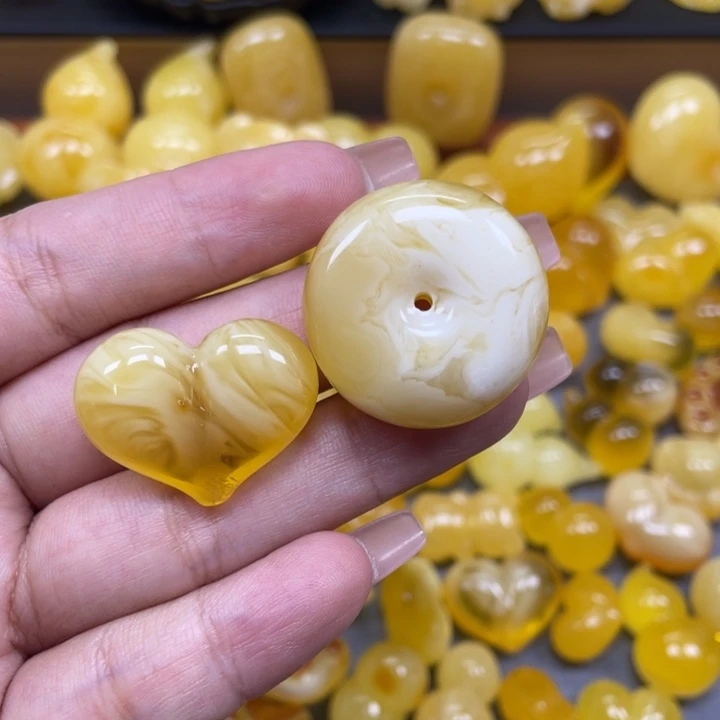 萝***装琥珀未镶嵌珠宝奇石