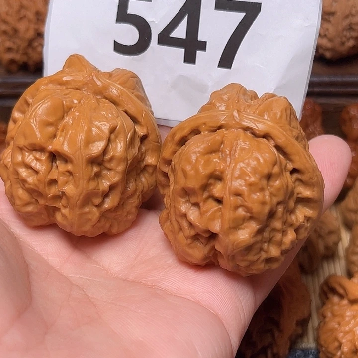 文玩核桃把件蛤蟆头。边40。  547