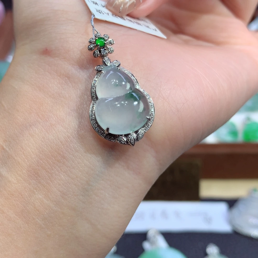 吊坠(不含链)18K金镶嵌翡翠