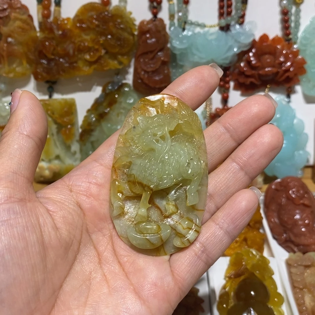 蛇纹石玉未镶嵌颈饰