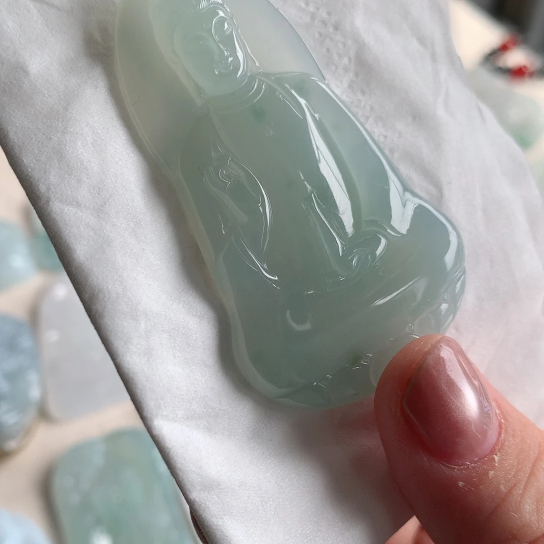 难***了翡翠未镶嵌颈饰翡翠