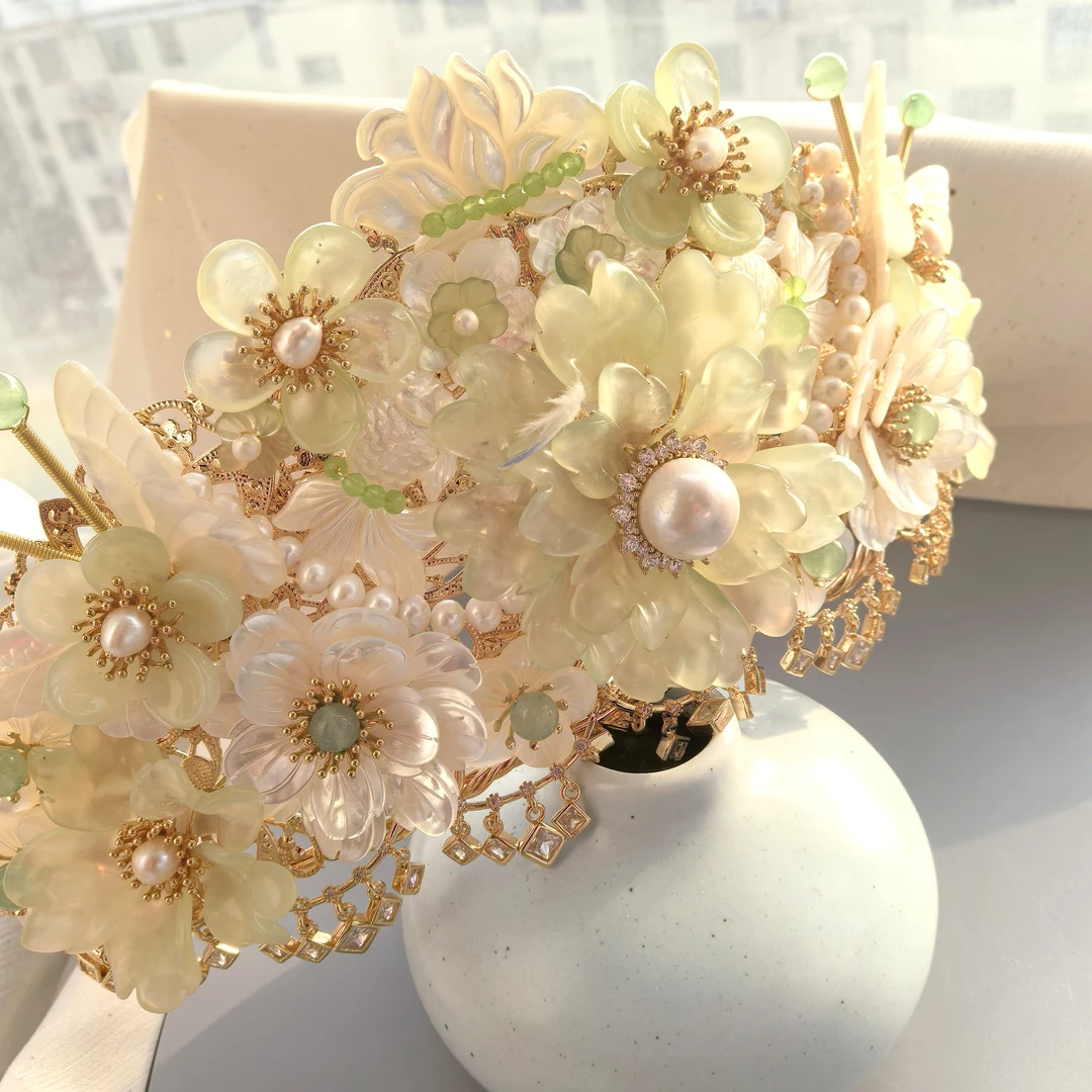 卷边浅绿发冠淡水头冠