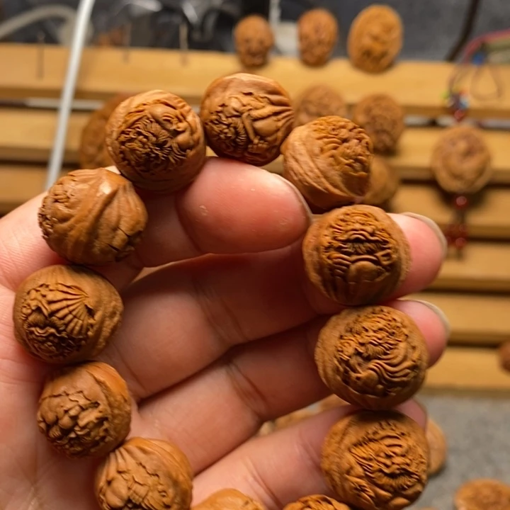 桃核雕刻双面钟馗手串