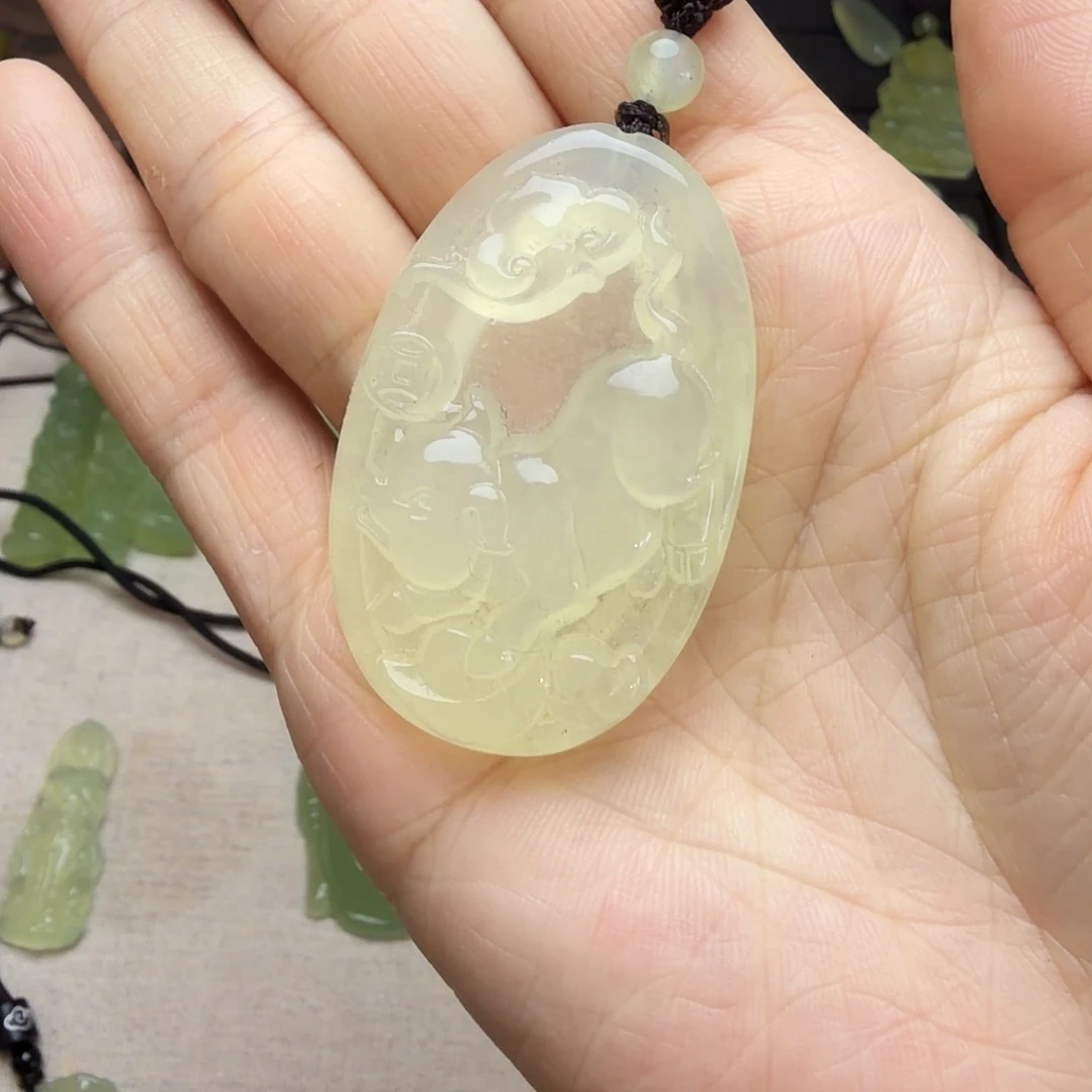 岫玉合金颈饰吊坠