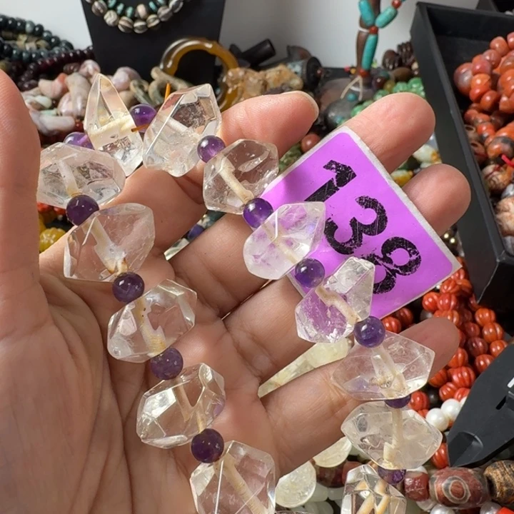 用***2玛瑙/玉髓未镶嵌颈饰