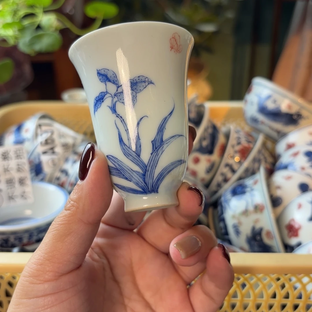 青花手绘闻香杯杯杯