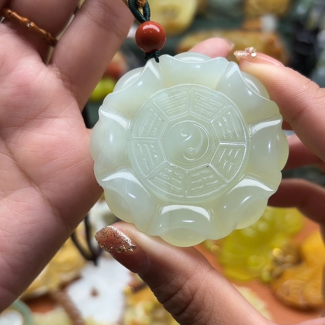 蛇纹石玉未镶嵌吊坠