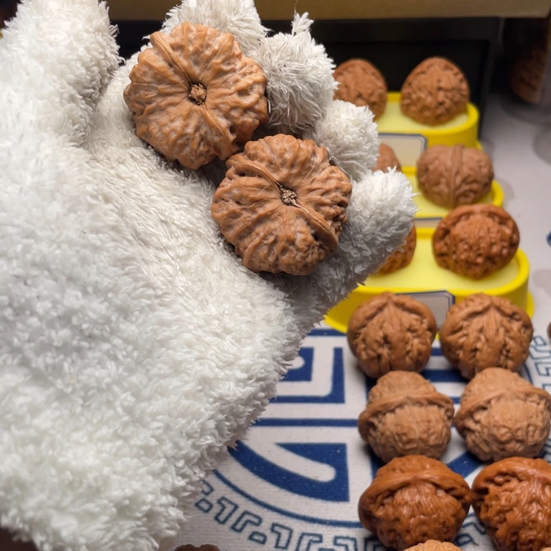 赢***钱文玩核桃吊坠文玩核桃