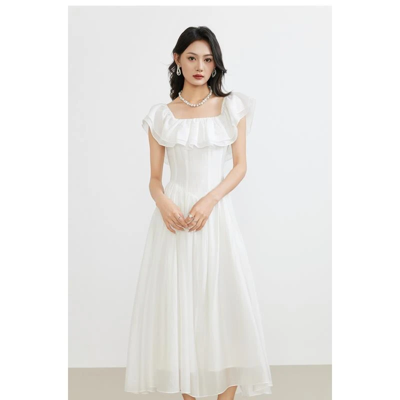 爱客赫本风连衣裙2025夏季法式复古收腰显瘦露肩长裙YA25211L023