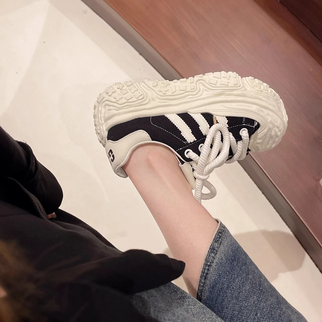 小白鞋女春夏2025新款爆款百搭高级感超火厚底增高透气休闲帆布鞋