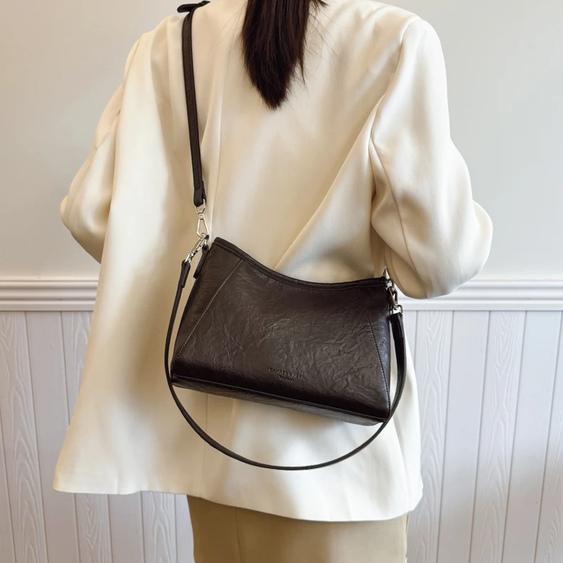 高级感大容量女士包包2025新款春夏百搭单肩斜挎包韩版休闲通勤包