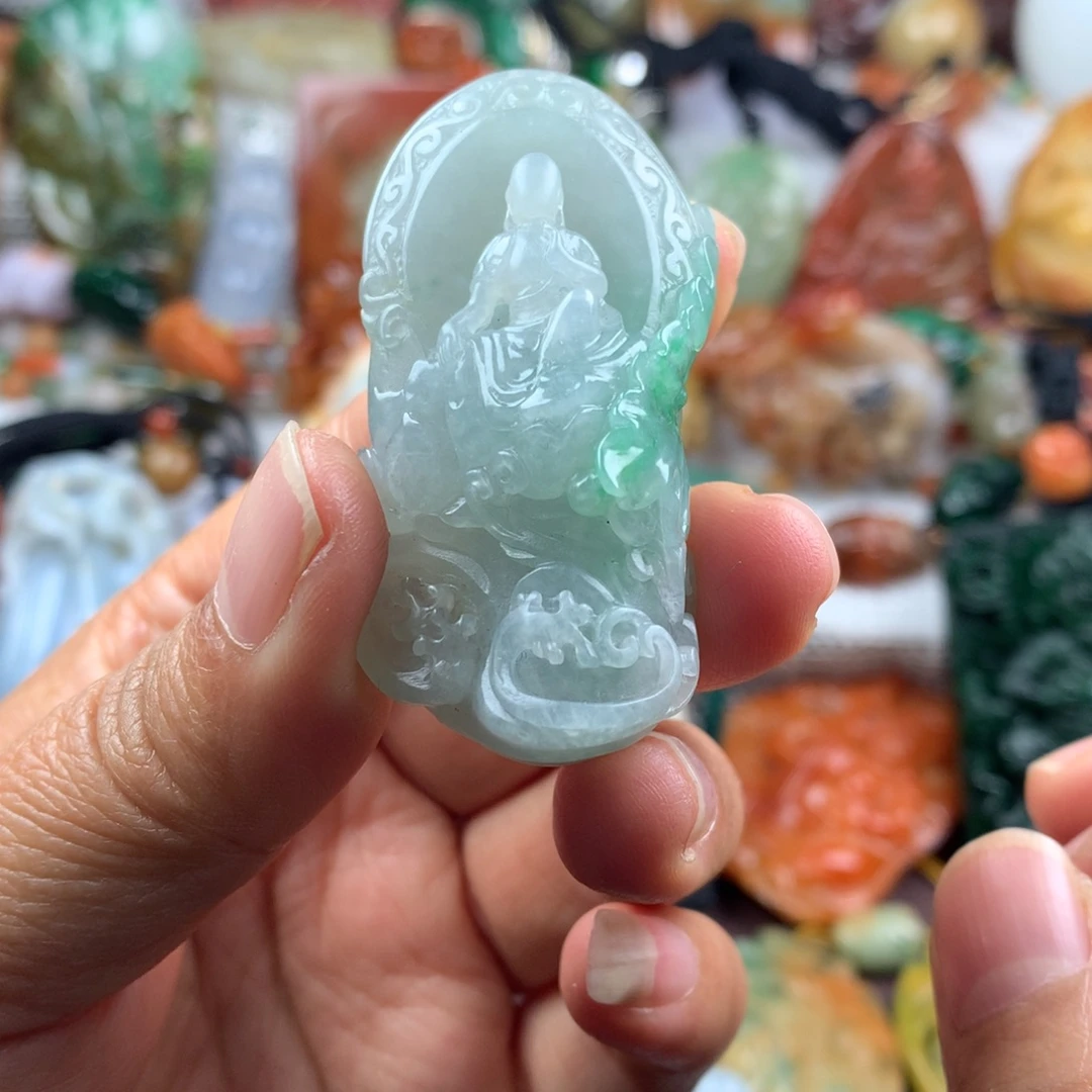 翡翠未镶嵌颈饰挂件
