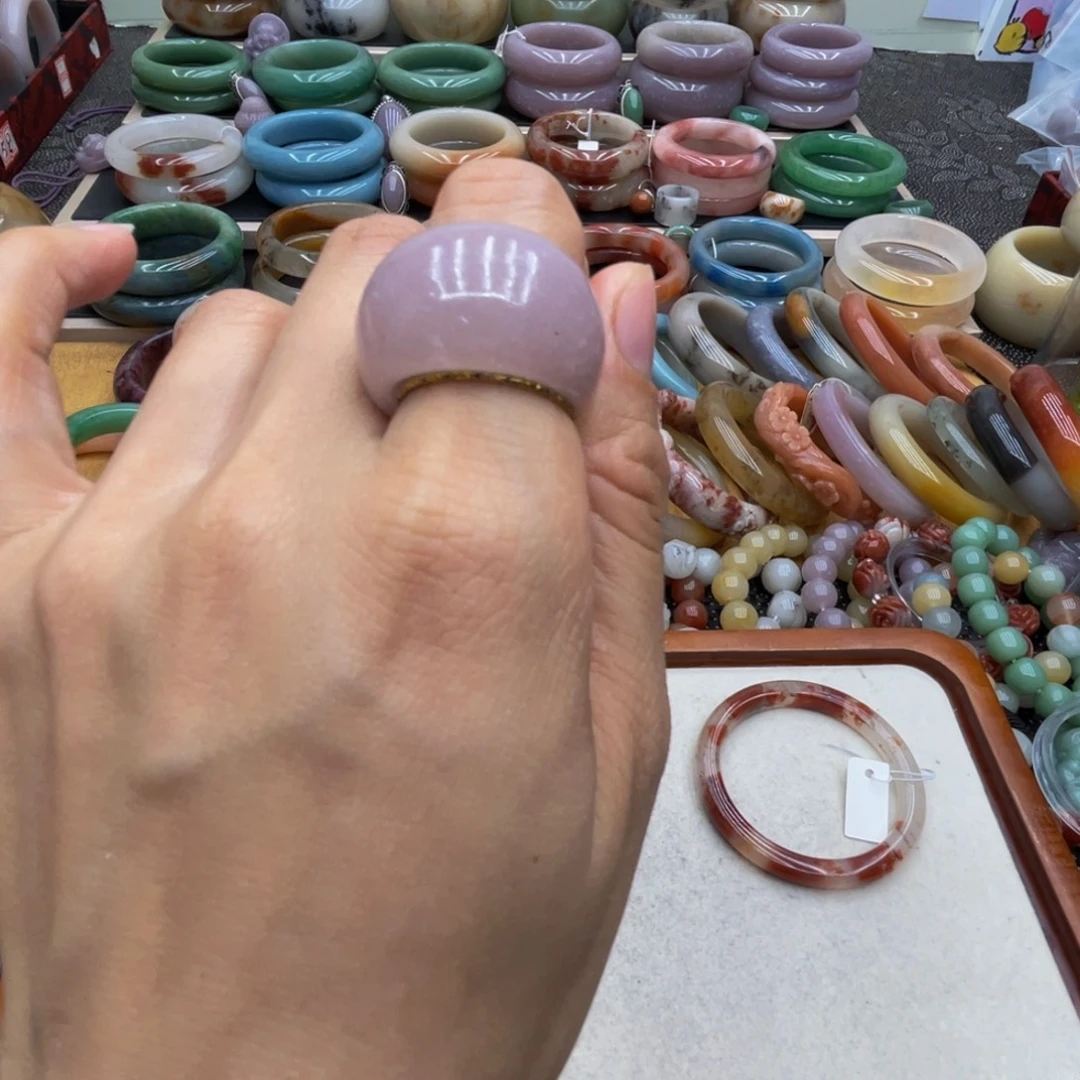 炫***达石英质玉未镶嵌圈口58