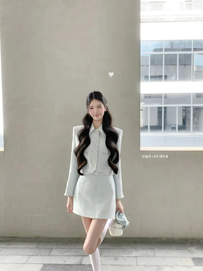 高级感蓝色小香千金风短外套女2025新款秋季显瘦珍珠织带时尚套装