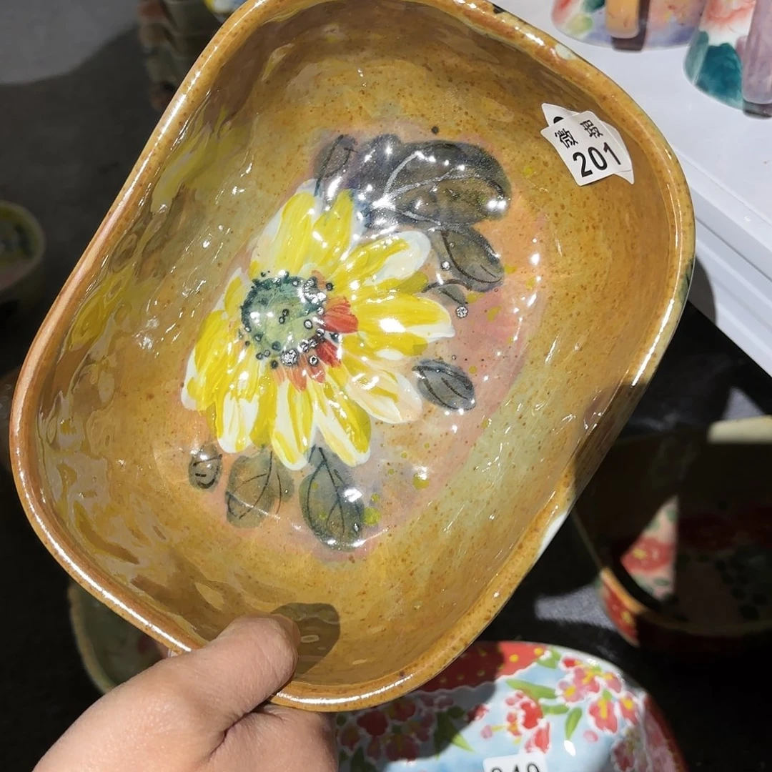 瓷片兔兔盖茨。兔兔好