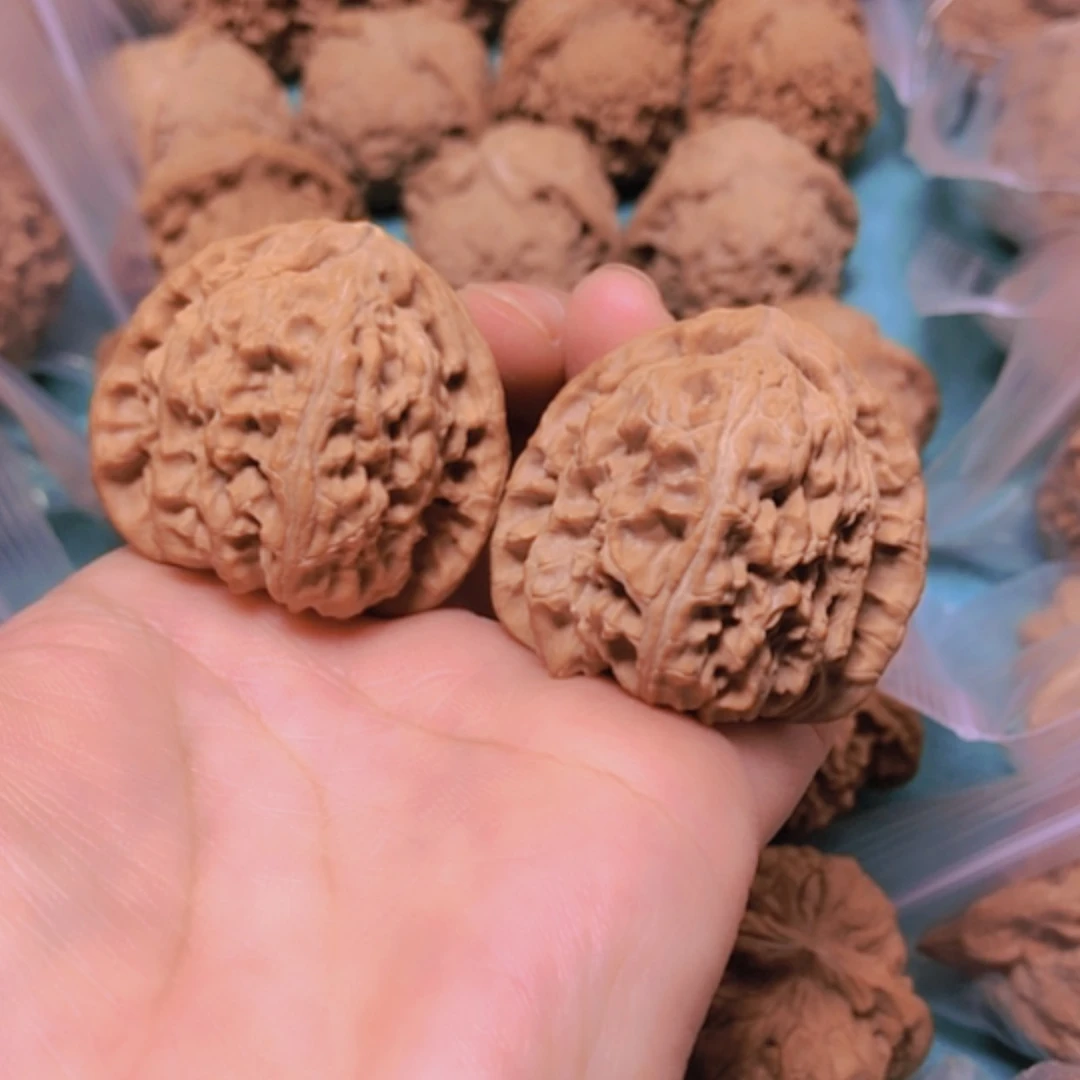 【闪购商品】摆件核桃G*N38.5白狮子修尖