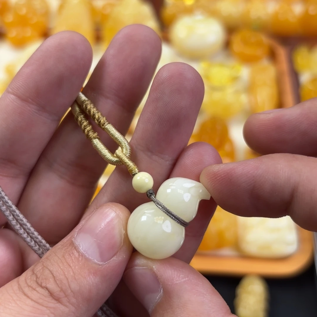 蜜蜡未镶嵌裸石葫芦