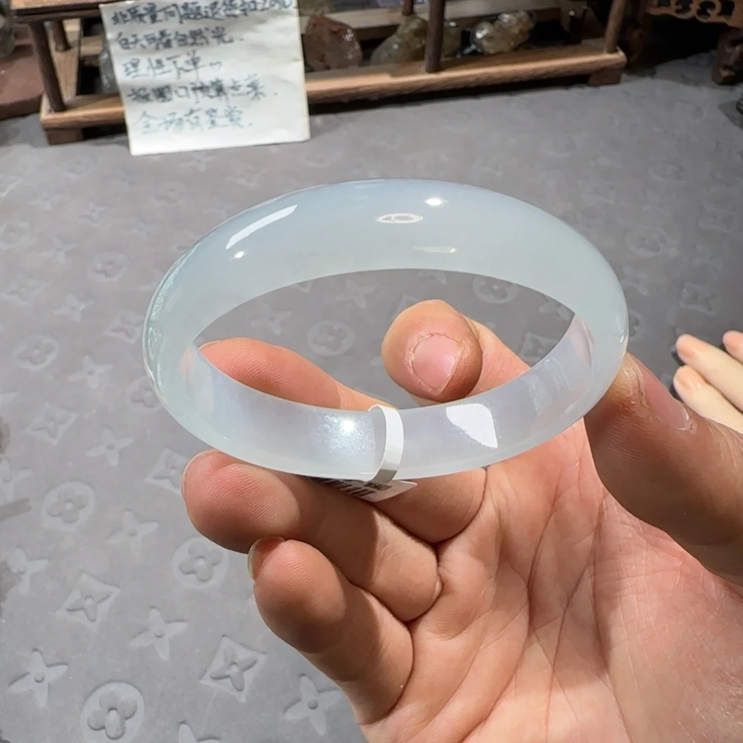翡翠未镶嵌手镯52.8贵妃