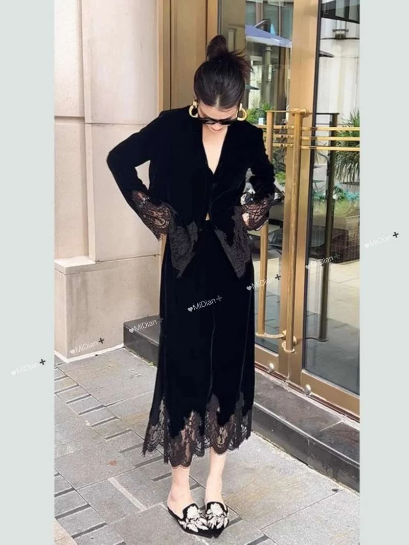 《朵妈衣橱》气质黑色丝绒衬衫半身裙套装早春小香风